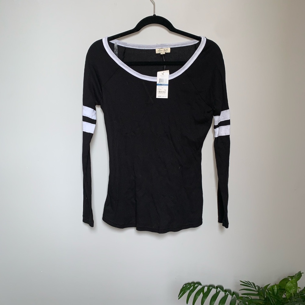 NWT Ultra Flirt Black Race Stripe Long Sleeve ⚡️
